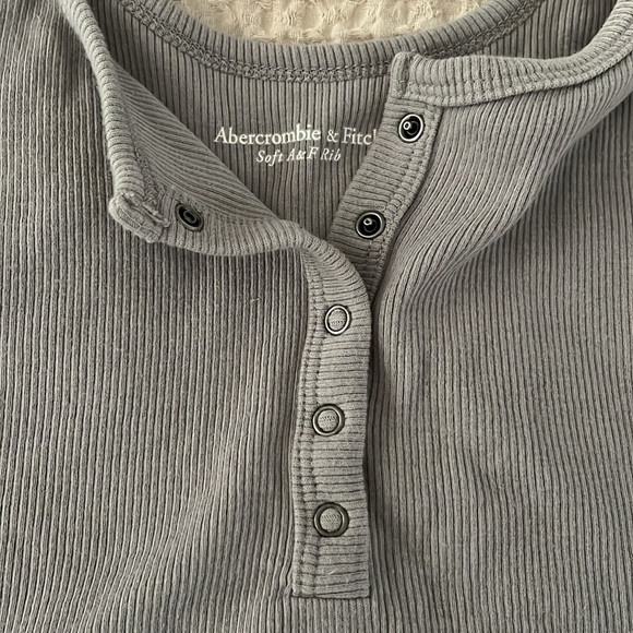 A&F crop ☀️ - Picture 2 of 4